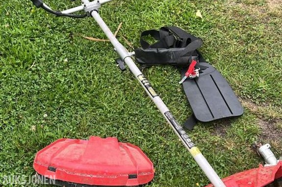 Meec Tools bensindrevet ryddesag / gresstrimmer med tilbehør